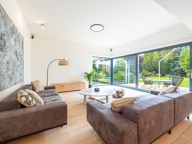 Prodej rodinného domu 374 m², pozemek 1 736 m² - foto 6