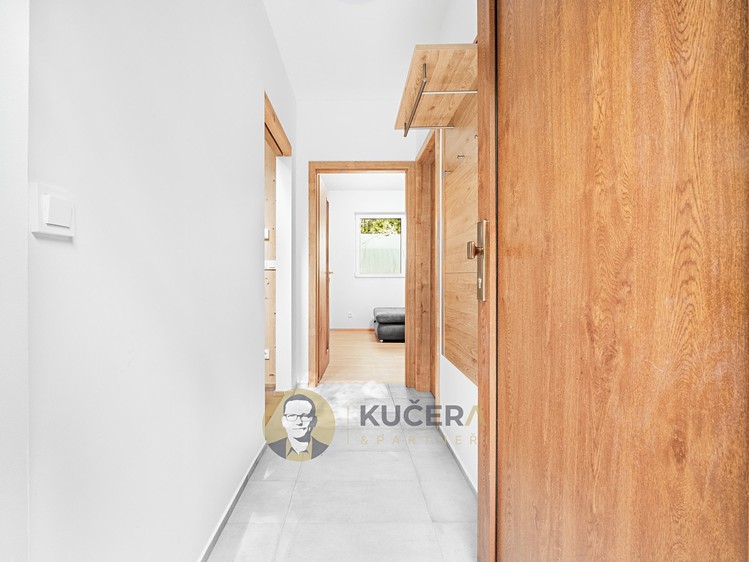Prodej rodinného domu 160 m², pozemek 807 m² - foto 4