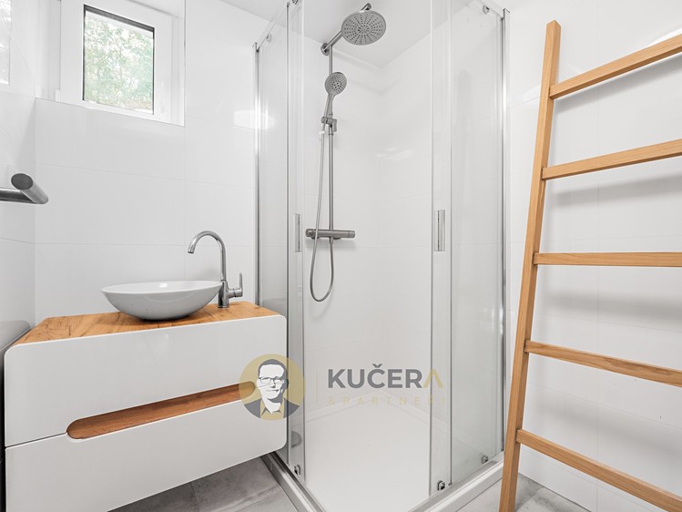 Prodej rodinného domu 160 m², pozemek 807 m² - foto 5