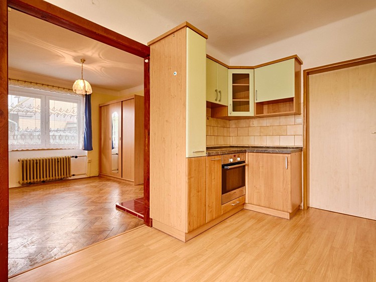 Prodej  rodinného domu 180 m², pozemek 805 m² - foto 3