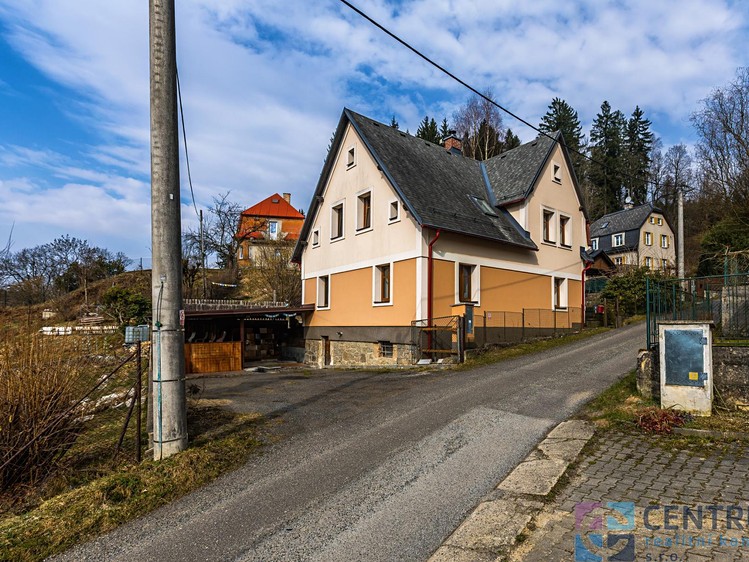 Prodej rodinného domu 131 m², pozemek 910 m² - foto 1