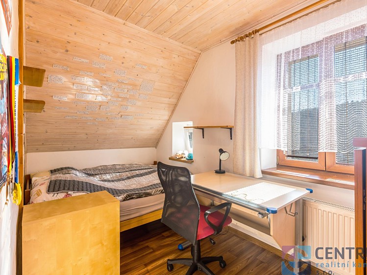 Prodej rodinného domu 131 m², pozemek 910 m² - foto 8