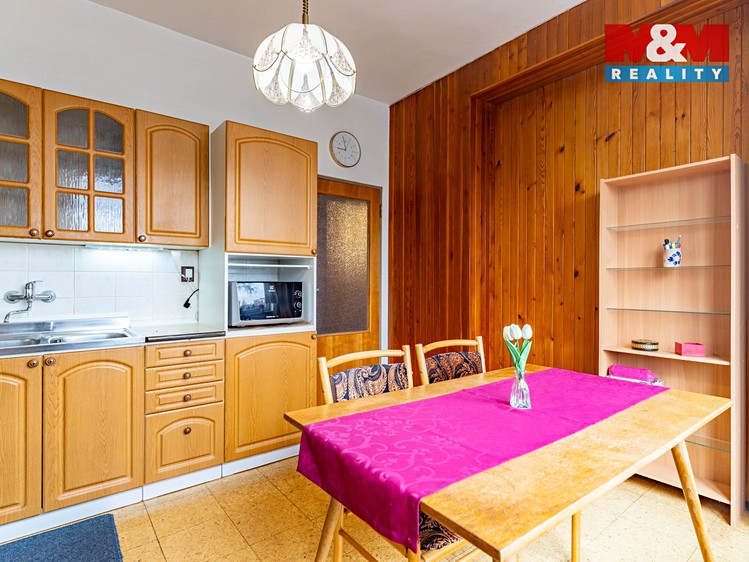 Prodej rodinného domu 250 m², pozemek 502 m² - foto 8