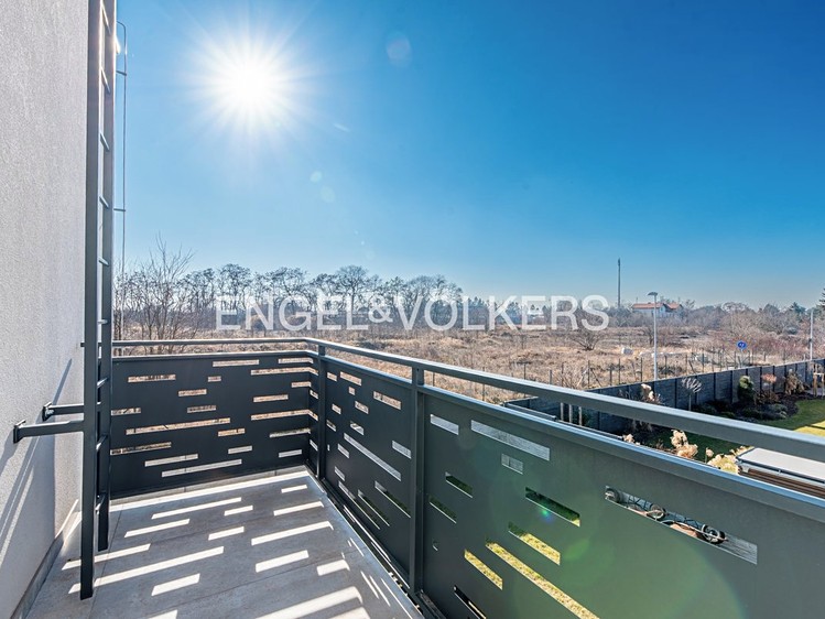 Pronájem rodinného domu 195 m², pozemek 605 m² - foto 3