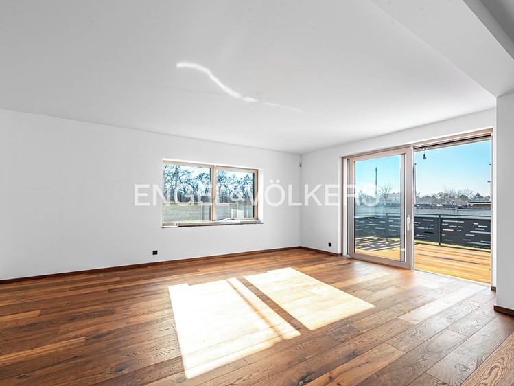 Pronájem rodinného domu 195 m², pozemek 605 m² - foto 4
