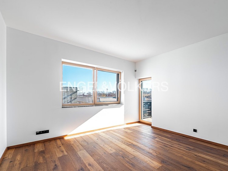 Pronájem rodinného domu 195 m², pozemek 605 m² - foto 5