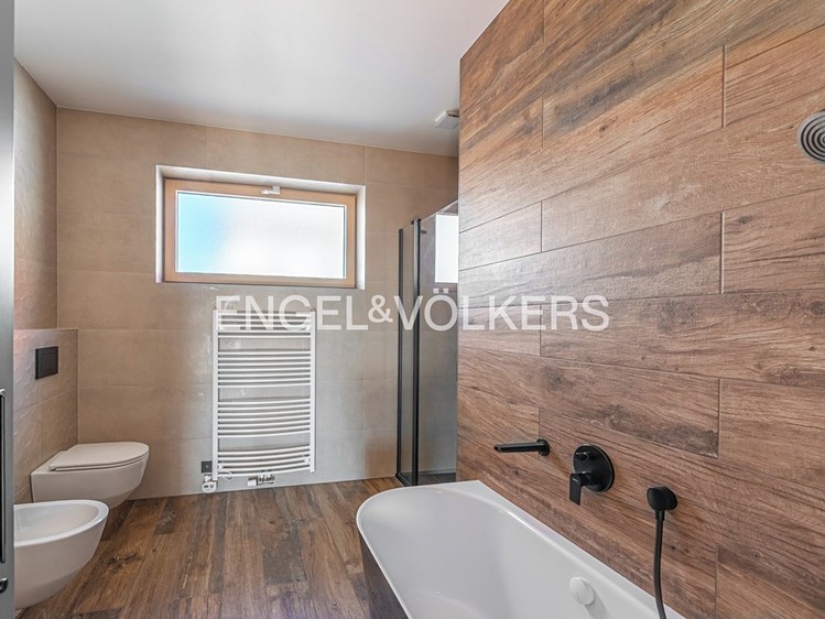 Pronájem rodinného domu 195 m², pozemek 605 m² - foto 8