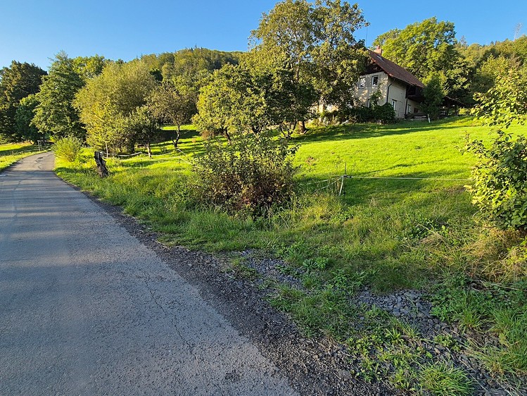 Prodej stavebního pozemku 1 640 m² - foto 3