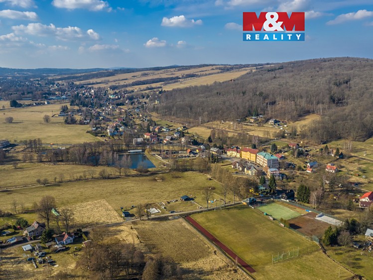 Prodej stavebního pozemku 1 390 m² - foto 1