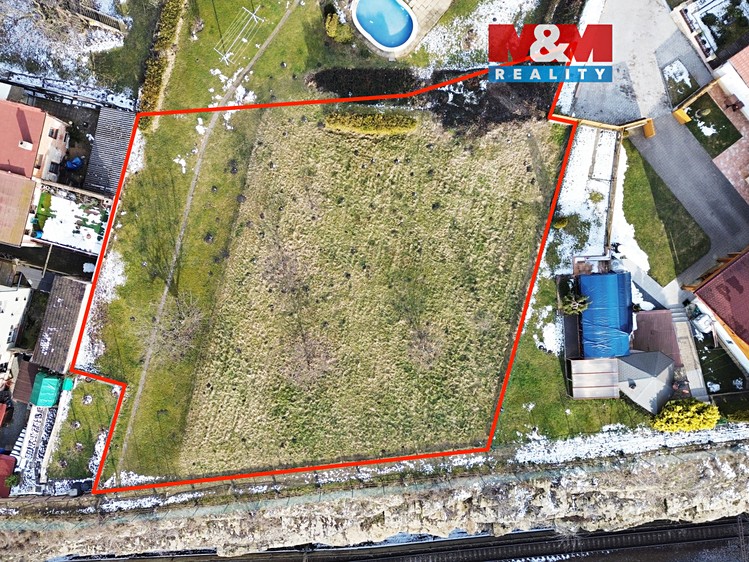 Prodej stavebního pozemku 1 000 m² - foto 1