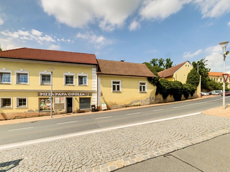 Prodej činžovního domu 898 m² - foto 1