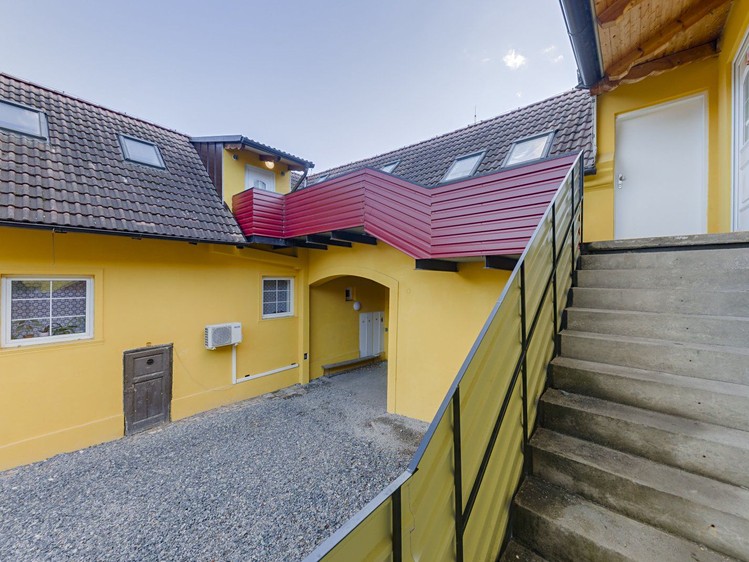 Prodej činžovního domu 898 m² - foto 2