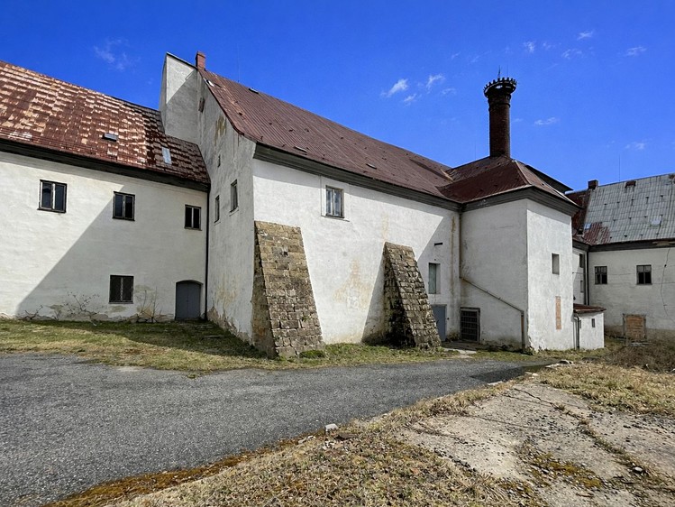 Prodej komerční nemovitosti 9 672 m² - foto 2