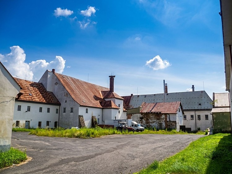 Prodej komerční nemovitosti 9 672 m² - foto 3