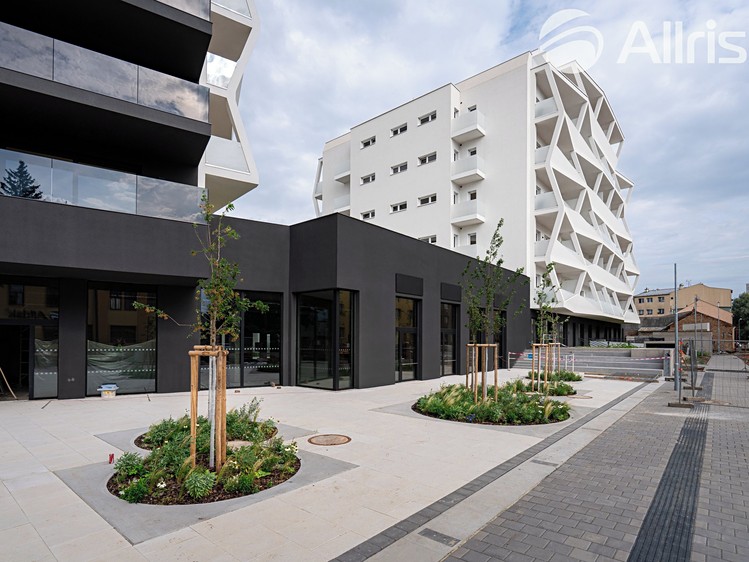 Prodej obchodního prostoru 129 m² - foto 1