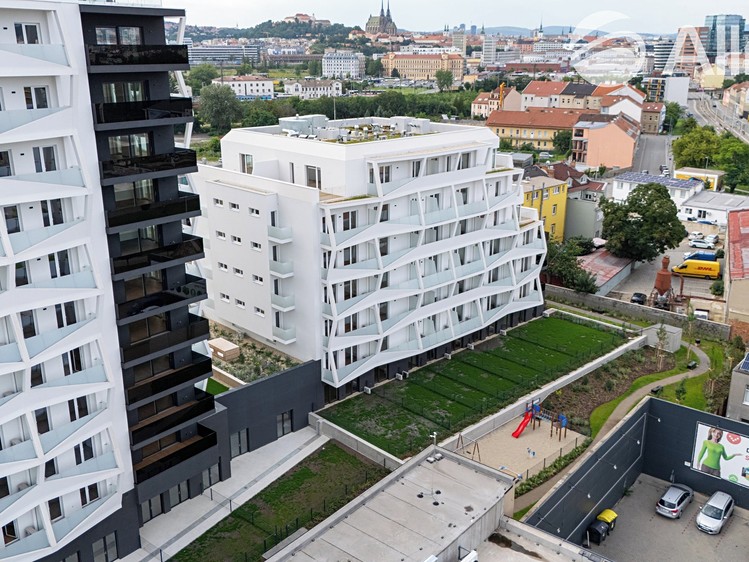 Prodej obchodního prostoru 129 m² - foto 2