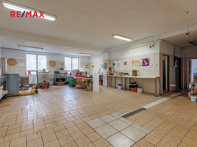 Prodej výrobní haly, prostoru 2 017 m² - foto 3