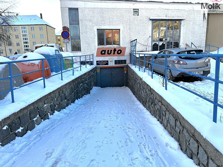Pronájem skladového prostoru 1 046 m² - foto 1
