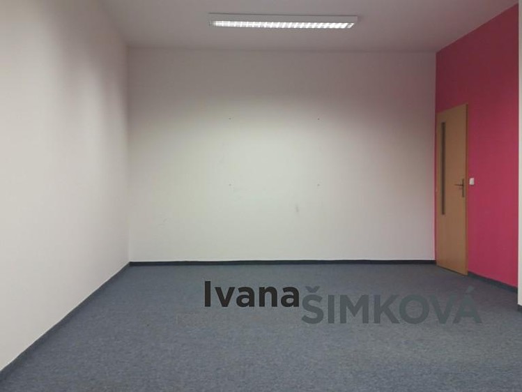 Pronájem kanceláře 27 m² - foto 4