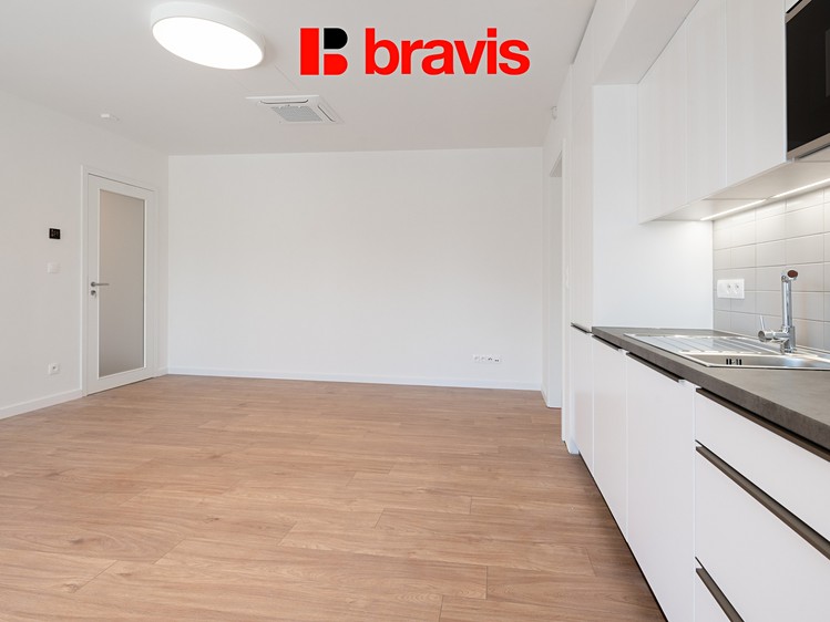 Pronájem kanceláře 66 m² - foto 8