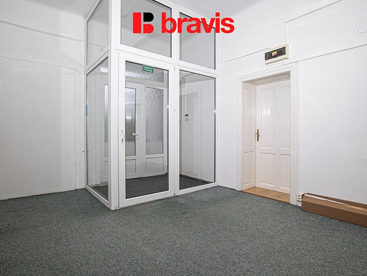 Pronájem kanceláře 117 m² - foto 1