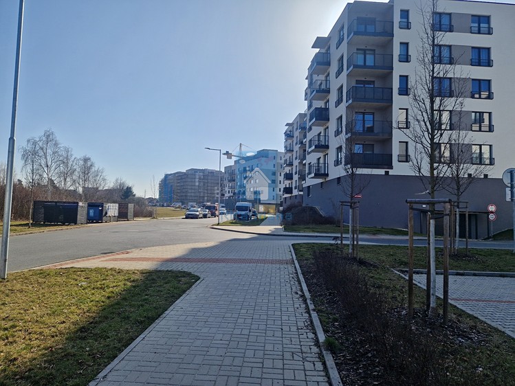 Pronájem garážového stání 12 m² - foto 2