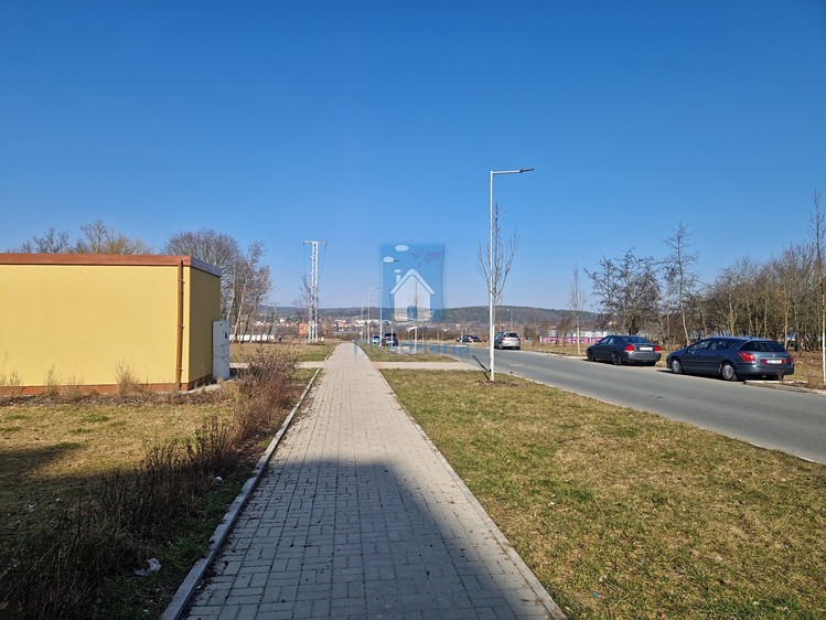 Pronájem garážového stání 12 m² - foto 3