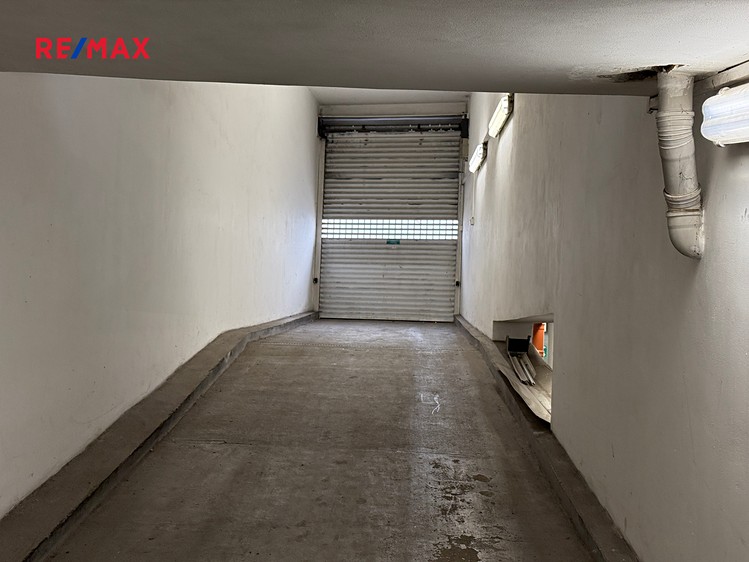 Pronájem garážového stání 15 m² - foto 4