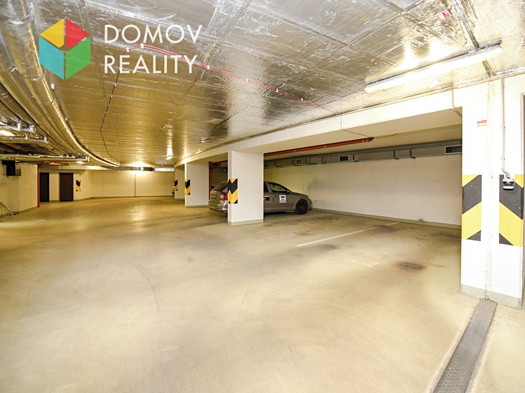 Pronájem garážového stání 12 m² - foto 3