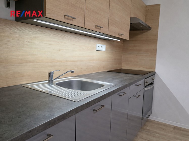 Pronájem bytu 2+kk 42 m² - foto 3