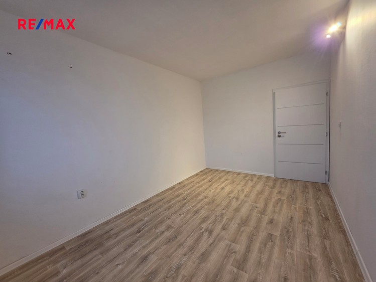 Pronájem bytu 2+kk 42 m² - foto 8