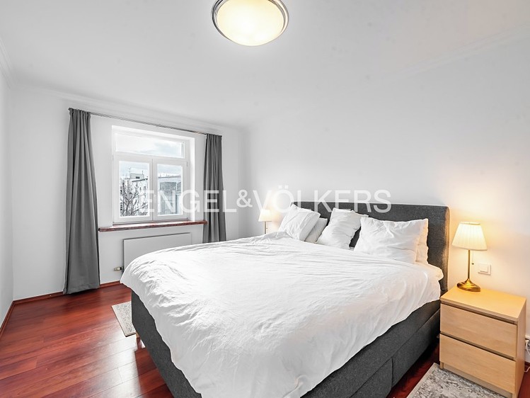 Pronájem bytu 6 pokojů a více 250 m² (Mezonet) - foto 6