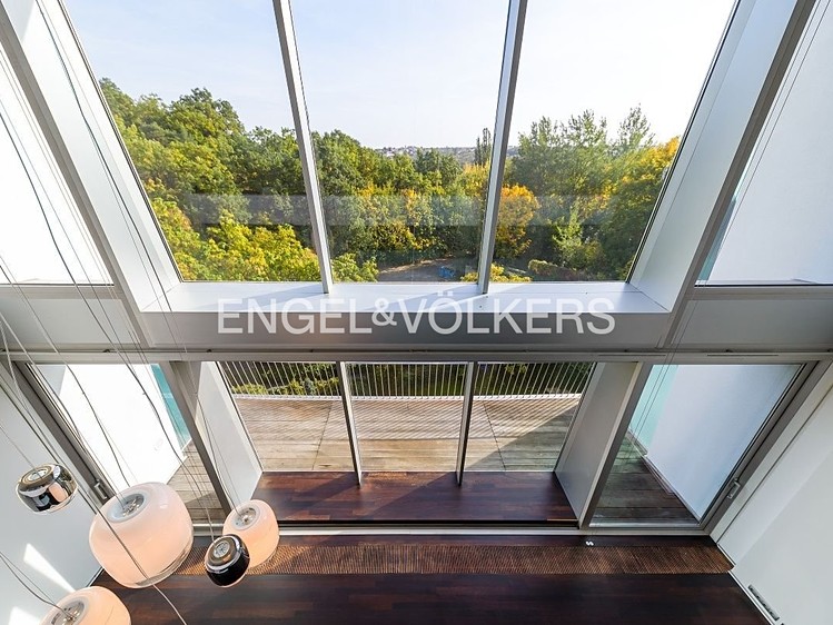 Pronájem bytu 6 pokojů a více 297 m² (Mezonet) - foto 2