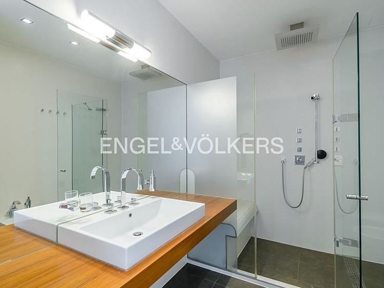 Pronájem bytu 6 pokojů a více 297 m² (Mezonet) - foto 8