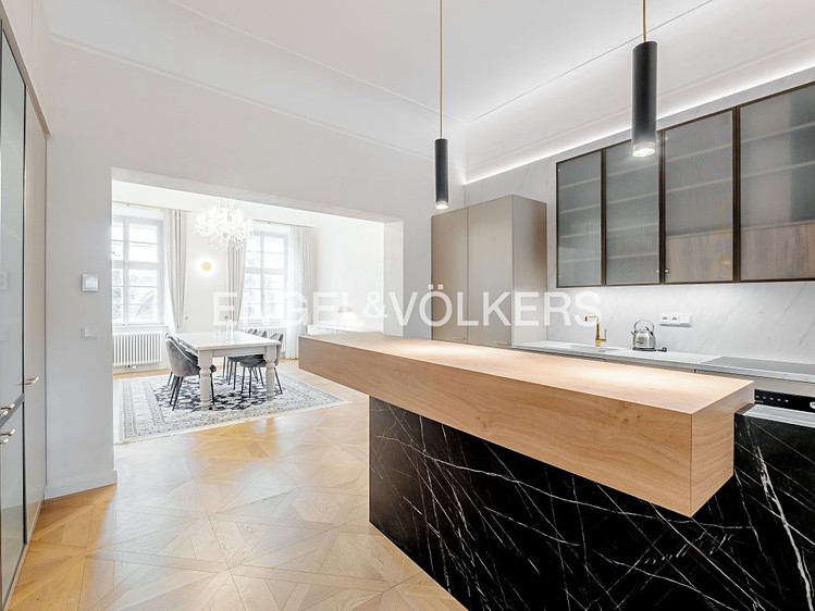 Pronájem bytu 4+kk 161 m² - foto 4