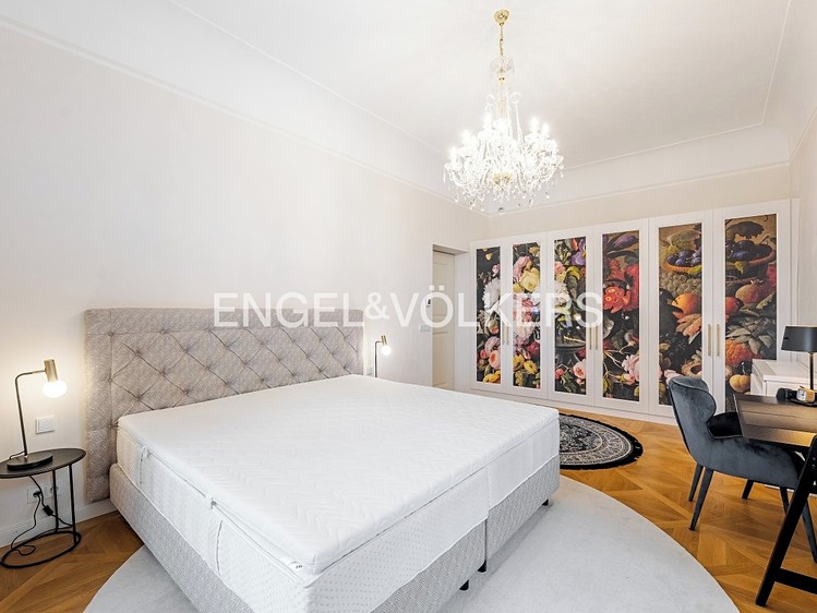 Pronájem bytu 4+kk 161 m² - foto 8