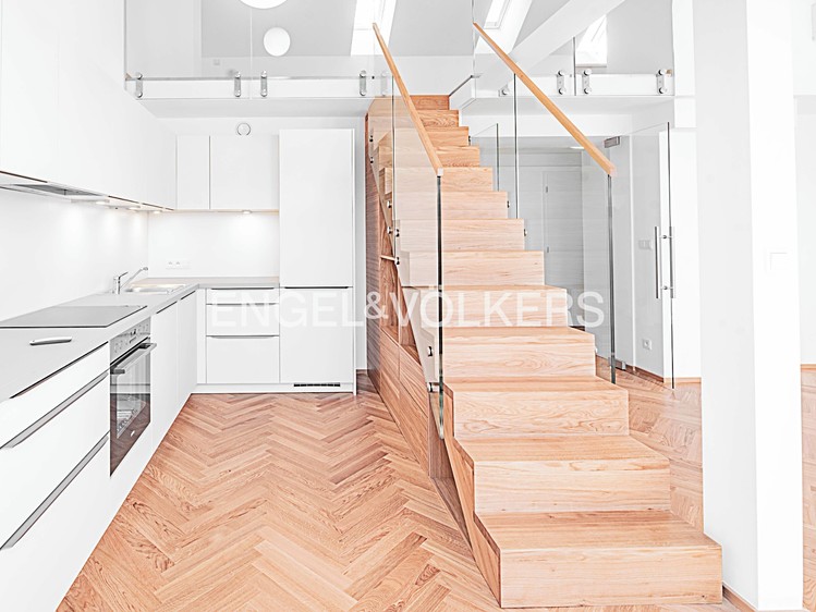 Pronájem bytu 3+kk 107 m² (Mezonet) - foto 3