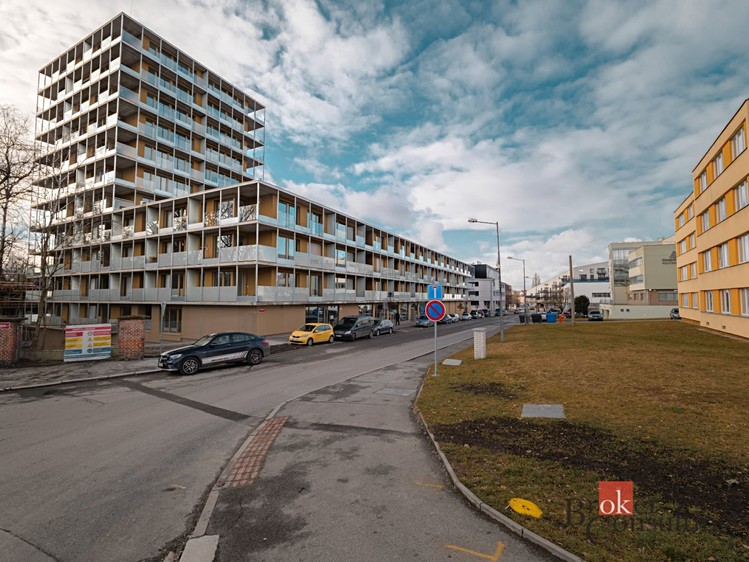 Pronájem bytu 3+kk 74 m² - foto 2