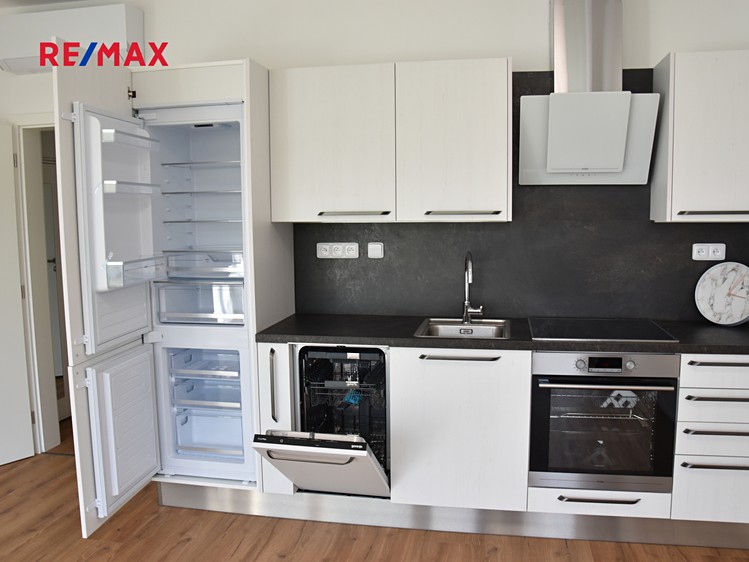 Pronájem bytu 1+kk 33 m² - foto 5