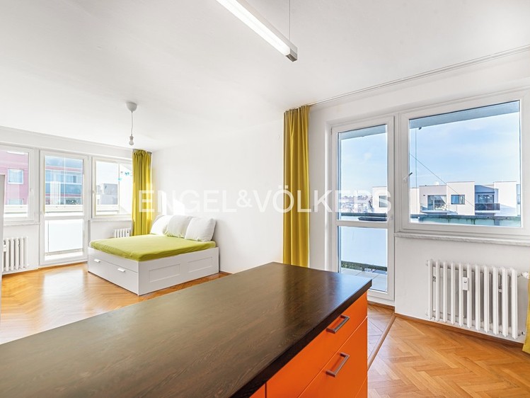 Pronájem bytu 2+kk 57 m² - foto 1
