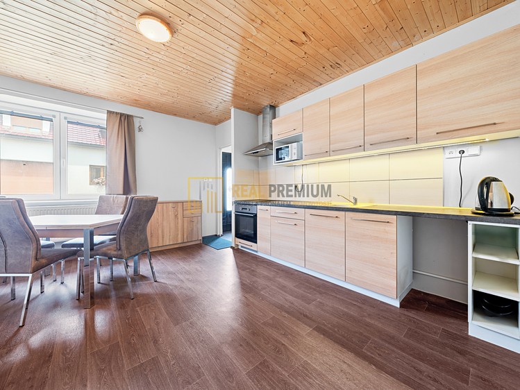 Prodej rodinného domu 78 m², pozemek 83 m² - foto 2