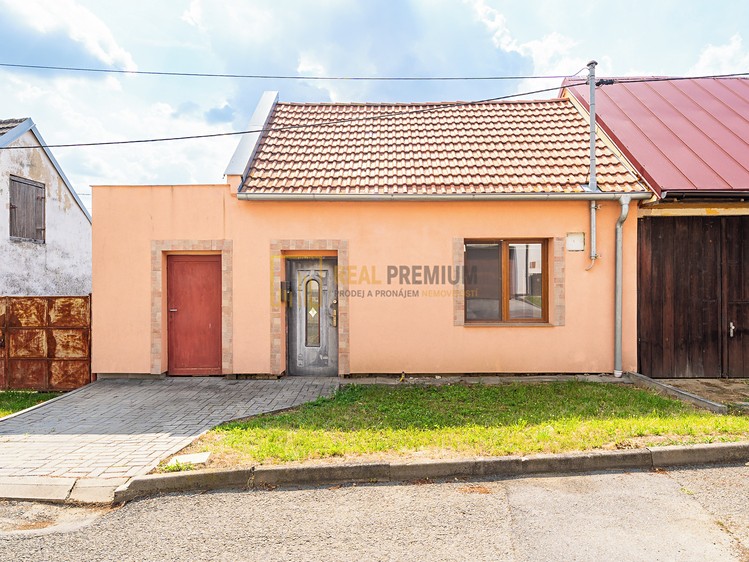 Prodej rodinného domu 78 m², pozemek 83 m² - foto 1