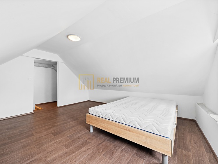 Prodej rodinného domu 78 m², pozemek 83 m² - foto 7