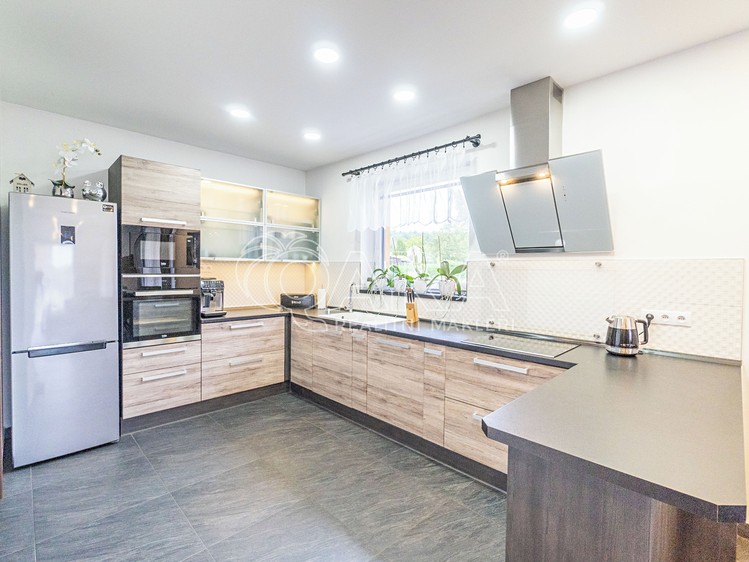 Prodej  rodinného domu 180 m², pozemek 2 181 m² - foto 3