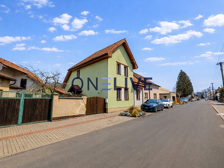 Prodej rodinného domu 112 m², pozemek 256 m² - foto 1