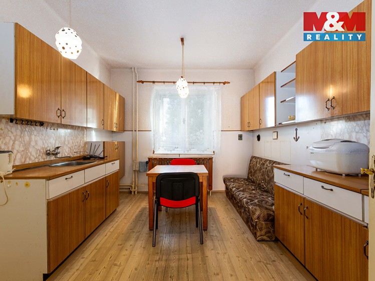 Prodej rodinného domu 150 m², pozemek 1 240 m² - foto 4