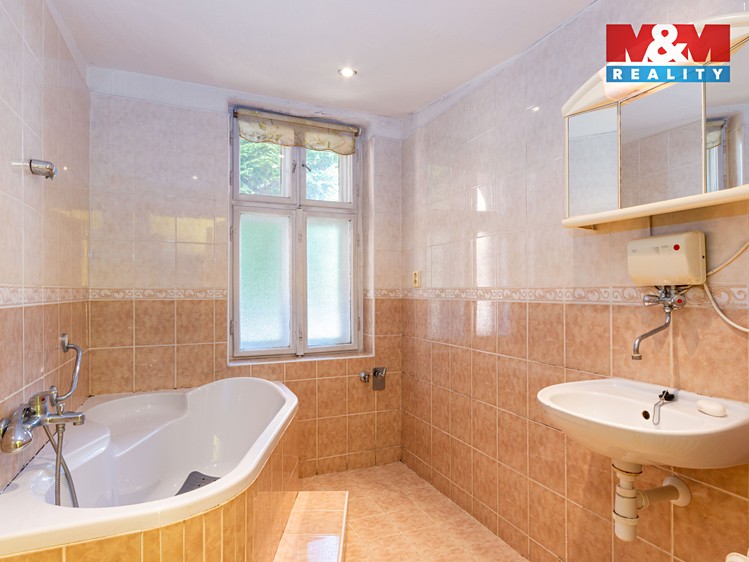 Prodej rodinného domu 150 m², pozemek 1 240 m² - foto 5