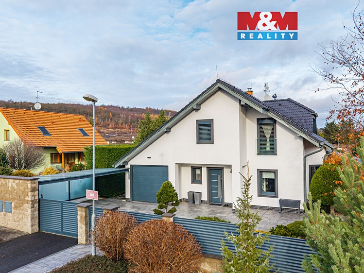 Prodej rodinného domu 190 m², pozemek 1 201 m² - foto 1