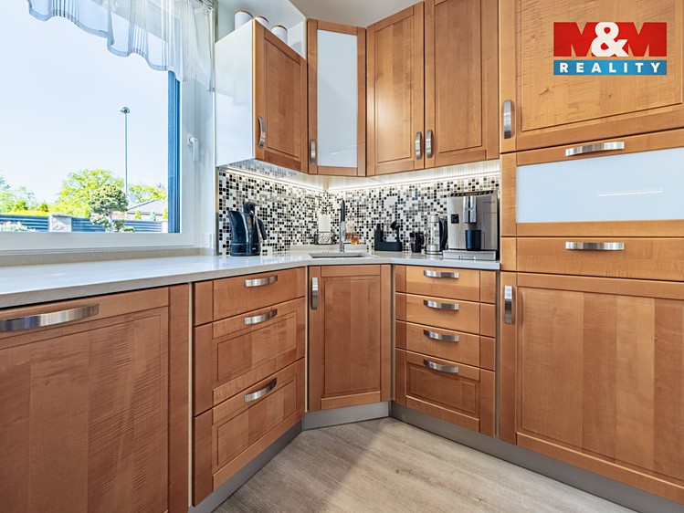 Prodej rodinného domu 190 m², pozemek 1 201 m² - foto 7