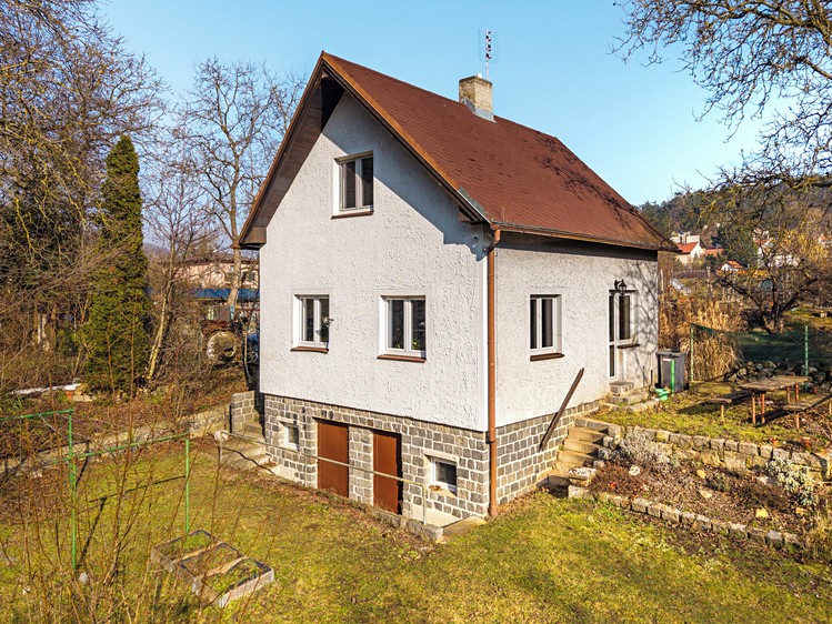Prodej rodinného domu 80 m², pozemek 1 203 m² - foto 1